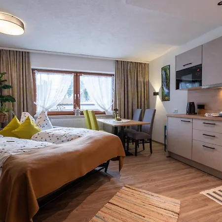 菲联豪斯奥林匹亚酒店 *